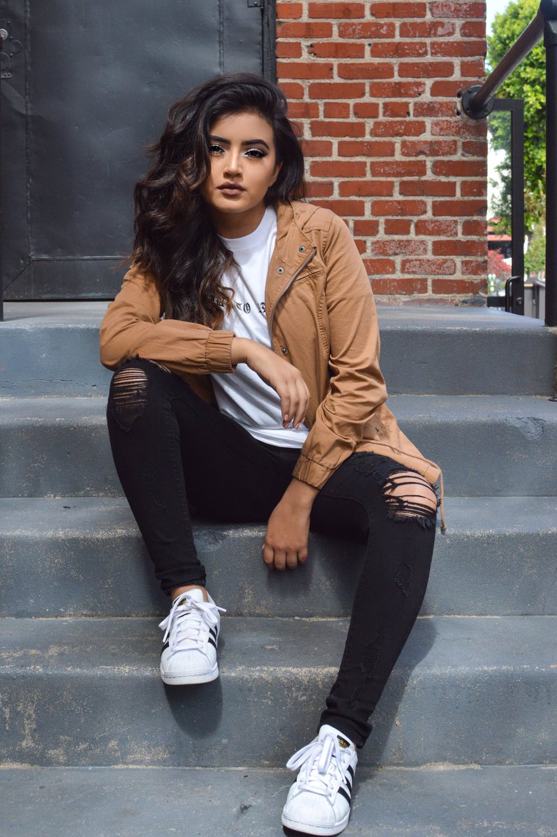 melissadiego22's tweet image. Today&apos;s shoot with @chrisrea_ feat. @Lxgndxry &quot;Aspire to inspire&quot; tee shirt🙌🏼 #DownTownSantaAna #MorePicsToCome 😎😊