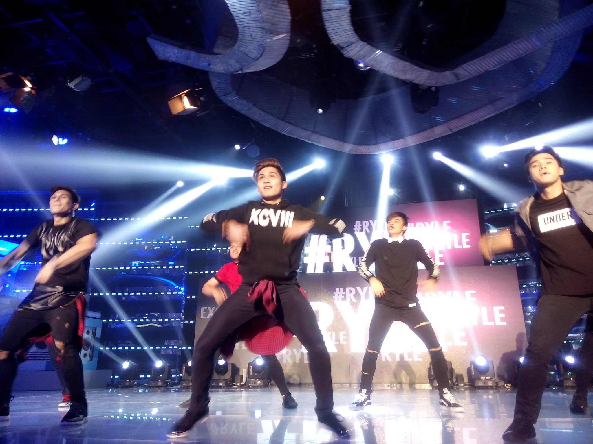 It's Showtime on Twitter: