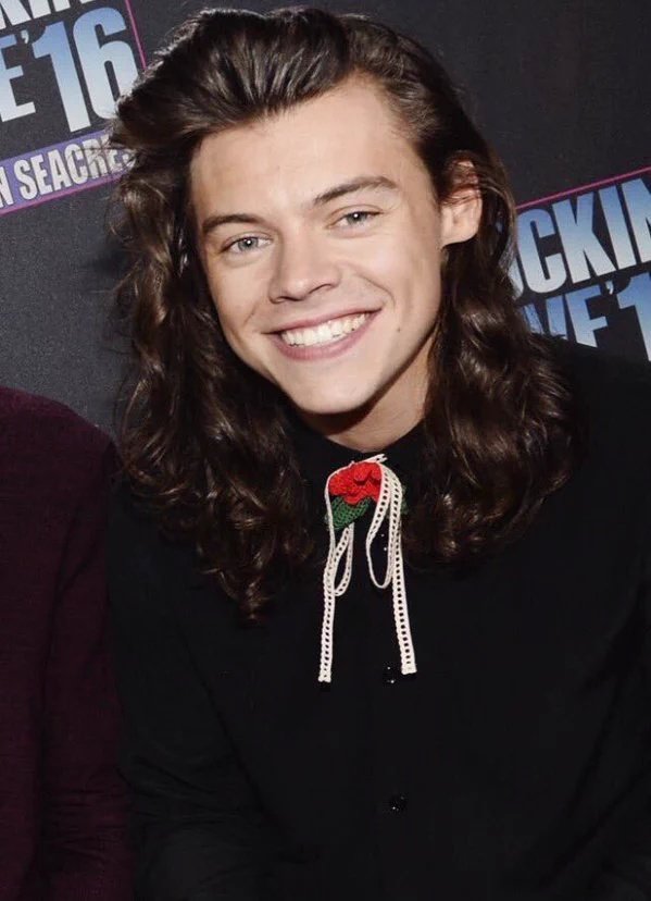 alaanpiris2's tweet photo. Harry will cut his hair ! 

RT IF YOU WILL MISS THIS 

#BestFanArmy #Directioners #iHeartAwards https://t.co/LzyqBfIBLu