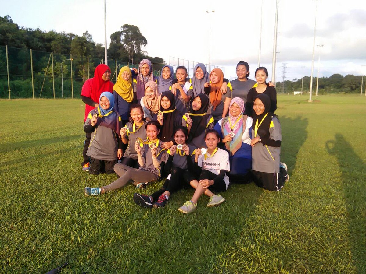 brcunimas's tweet photo. Tahniah di ucapkan kepada pasukan Bola Jaring perempuan kolej Cempaka! #BRCWEEK2016  @MEDIACempaka #BRCEVENT https://t.co/nE1TIpWaoZ
