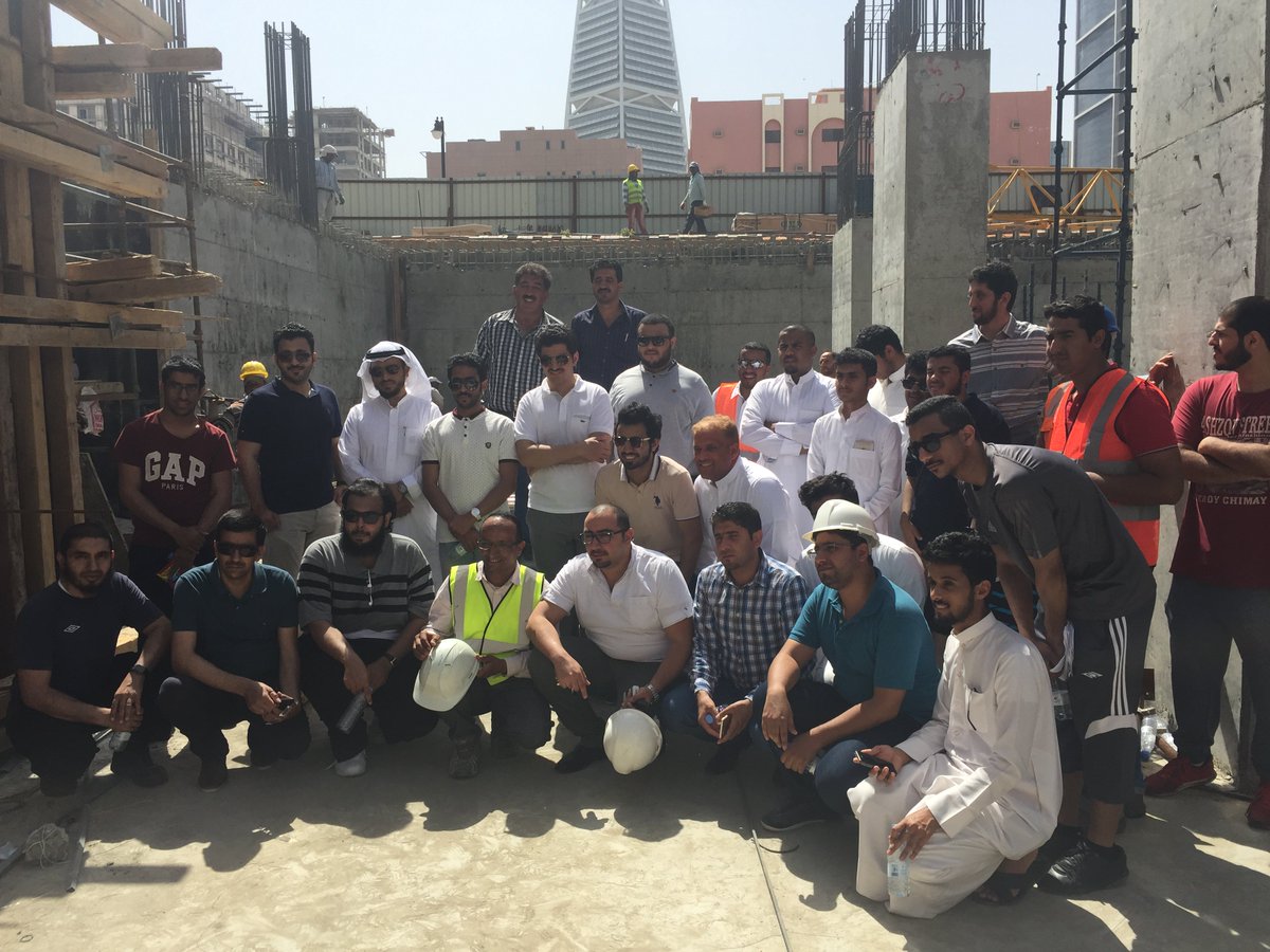 INVESTORS_CO's tweet photo. اليوم زار عدد من المهندسين مشروع رقم (1)
واستمعوا لشرح عن الاعمال الجارية
وقام مهندسي المشروع بالرد على استفساراتهم https://t.co/Z5LCujJSNt