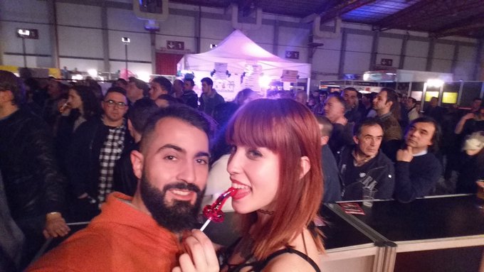 Feliz s&aacute;bado desde @SalaoErosPorto @_Lilyan_ https://t.co/PpkXmNngzb<a class="tags" target="_blank" title="On Twitter" href="/?out=eyJ0eXAiOiJKV1QiLCJhbGciOiJIUzUxMiJ9.eyJpYXQiOjE3MjE2NzU1NjgsImlzcyI6InR3cG9ybnN0YXJzLmNvbSIsIm5iZiI6MTcyMTY3NTU2OCwiZXhwIjoxNzUzMjExNTY4LCJyZWRpcmVjdF91cmwiOiJodHRwczovL3R3aXR0ZXIuY29tL1NhbGFvRXJvc1BvcnRvIn0.t2sPlsZIrPHmXfTx5GRH1kfTzQ88Ar7QdQibrQvYTRD6GaZi2lZaDzL_BC9PS_5rtkRC2G8oENEKDPwQ3pGr2A">@SalaoErosPorto</a><a class="tags" href="/tag/_lilyan_">@_lilyan_</a><a href="/tag/madrid"class="tags"><span>#madrid</span></a>