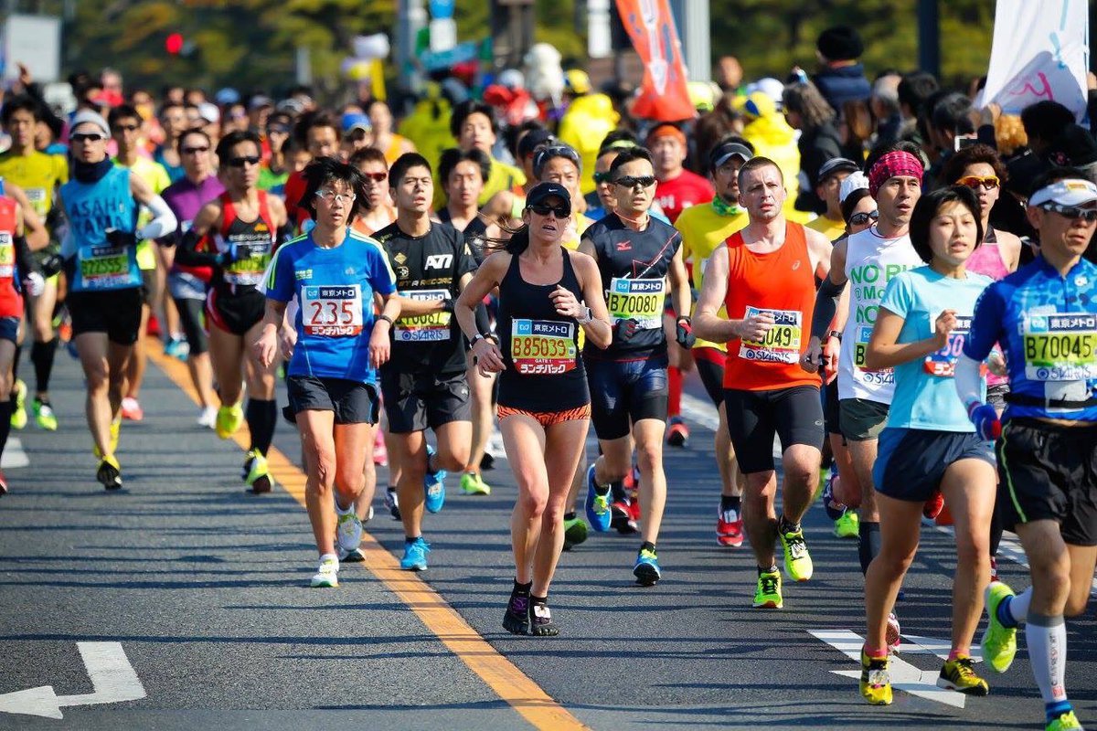 thelauradibella's tweet photo. #tokyomarathon2016 #worldmarathonmajors https://t.co/wRTvOtp8uN
