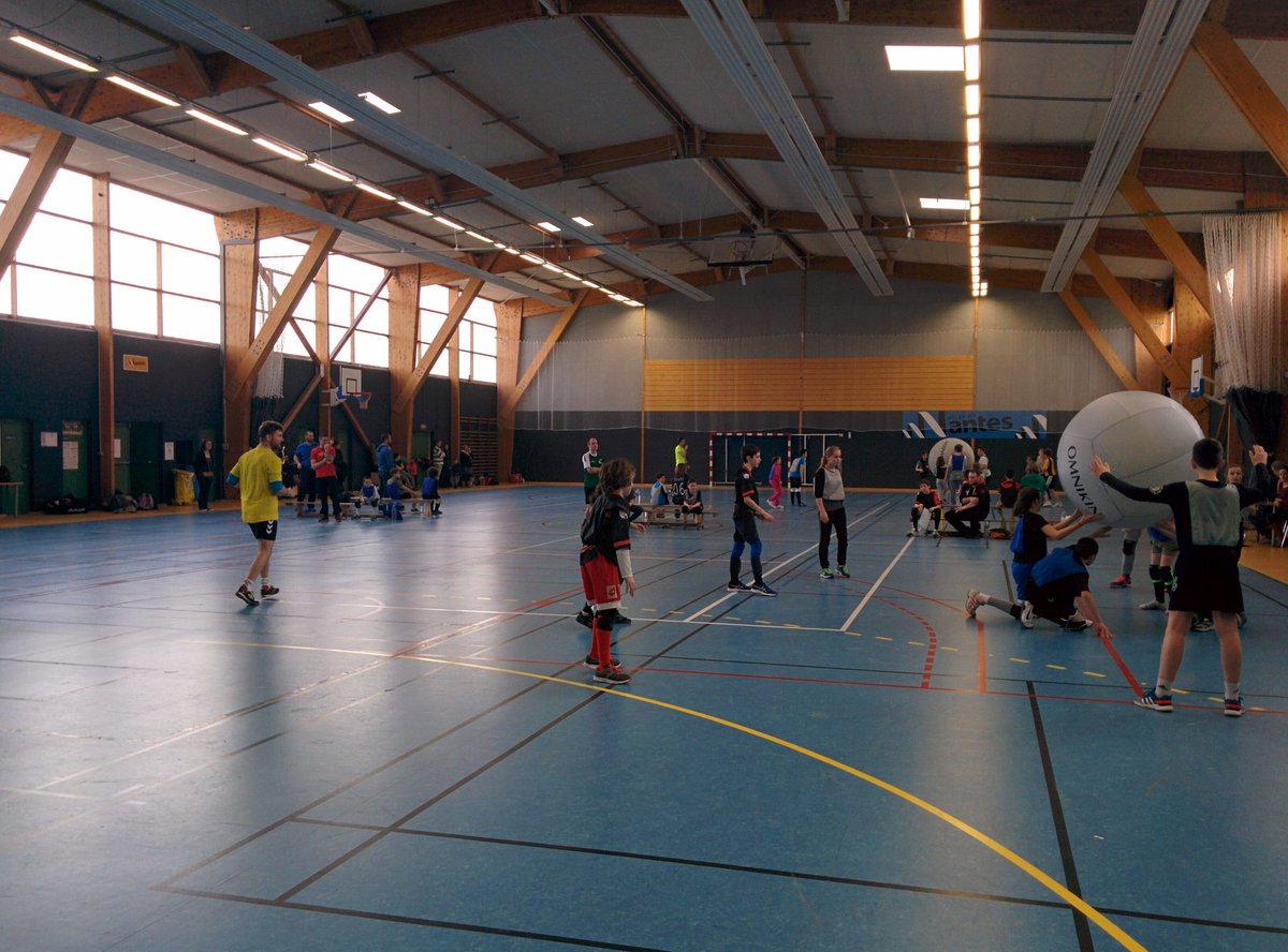 ElephantsNakc's tweet photo. Le tournoi junior de Nantes bat son plein! Venez voir les jeunes pousses du Kinball français!
#Kinball
#Nakc https://t.co/KcmEd0aMjK