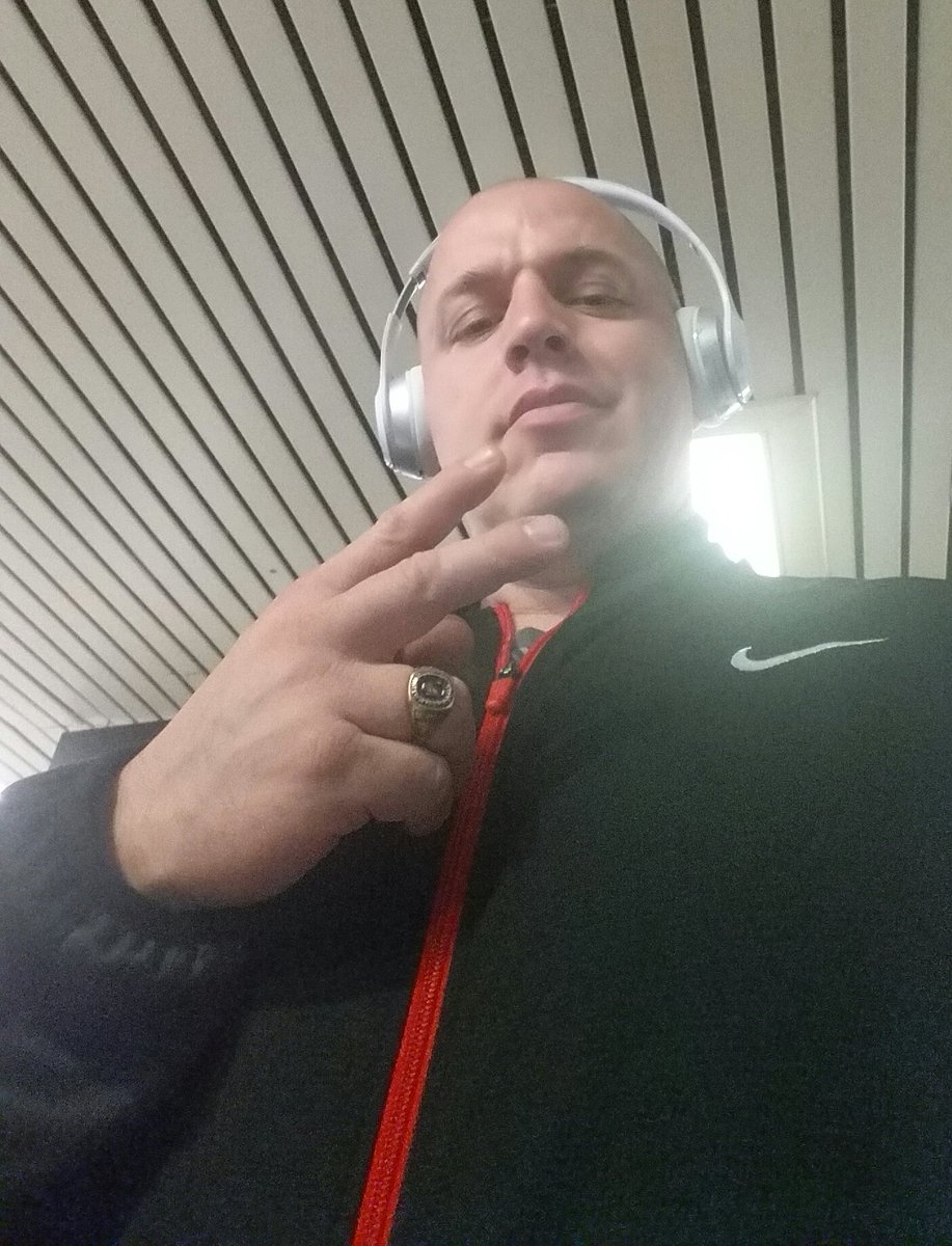 MetsGuy_4Life's tweet photo. Getting ready to board this flight. Should be an interesting night.....#PaqueSepan #BXAllDay #UnitedFirstClass https://t.co/BQTH6amnHs