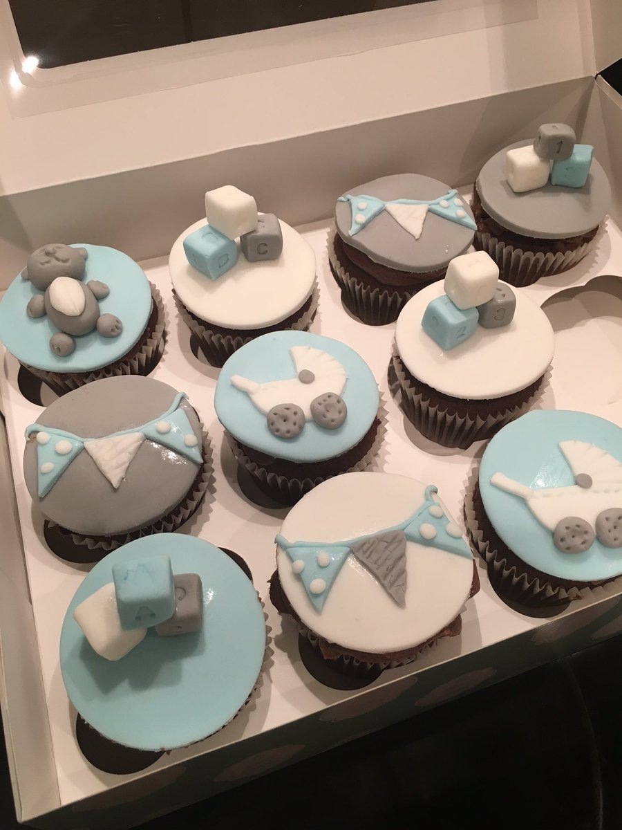 Amber Rose Cakes tweet media