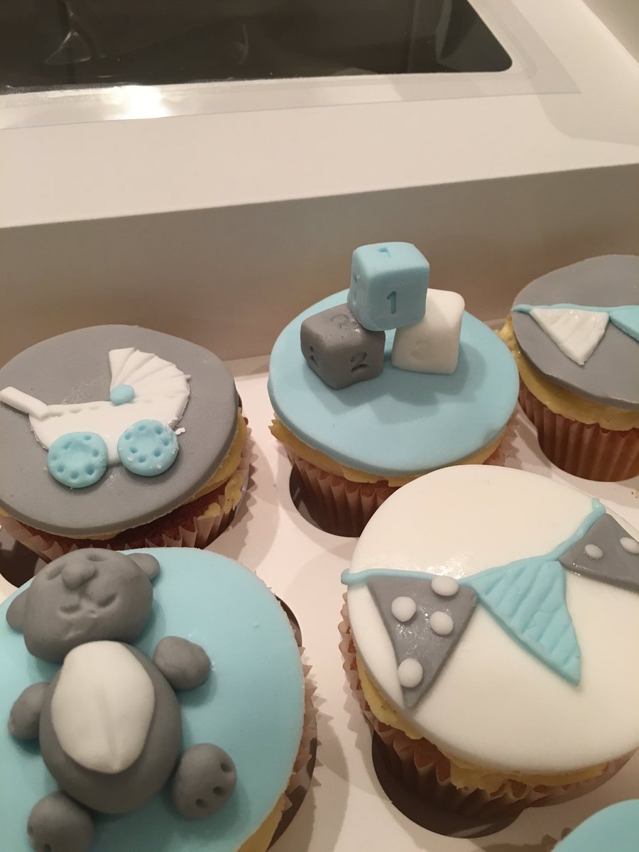 Amber Rose Cakes tweet media