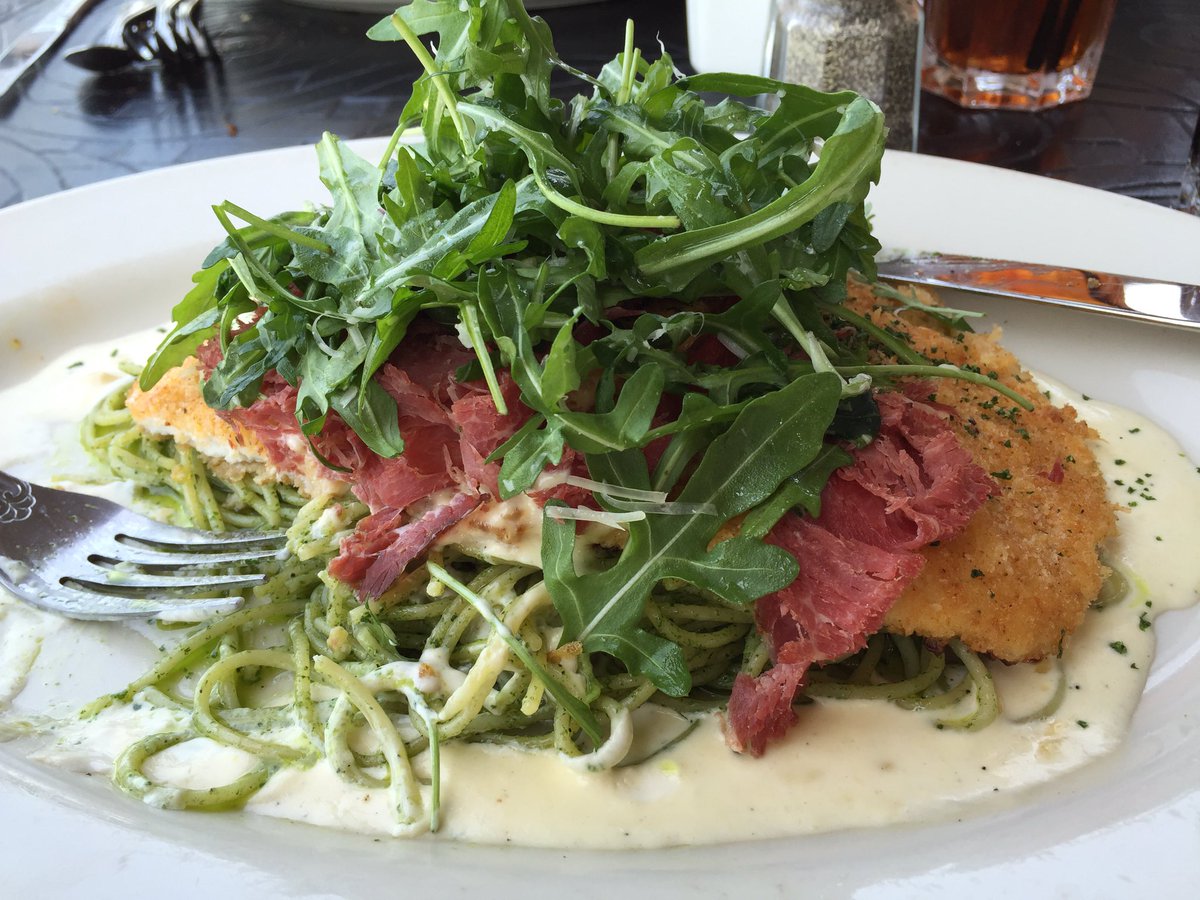 CMFoodHub's tweet photo. Not in #ChiangMai but still eatin' #cheesecakefactorydubai https://t.co/q069foqDCO