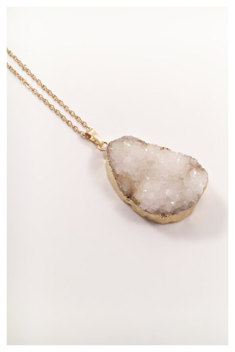 PrettyDJewels's tweet image. Chunky White Druzy Pendant Necklace etsy.me/1TpNmHI #WhiteDruzy