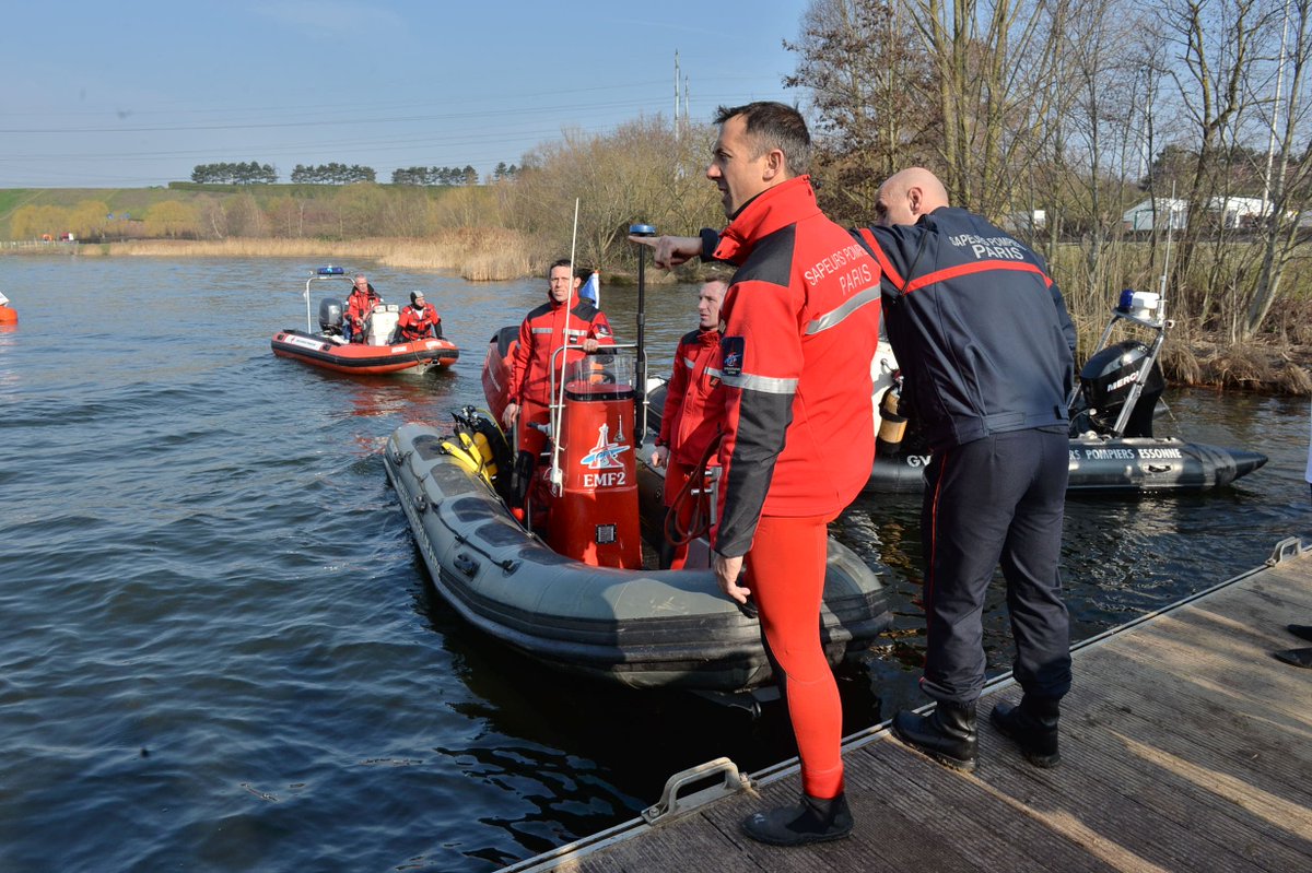 Exercice évacuation d’une maison de retraite par hélico et embarcations à Valenton (94) #Sequana2016 #CrueDeLaSeine