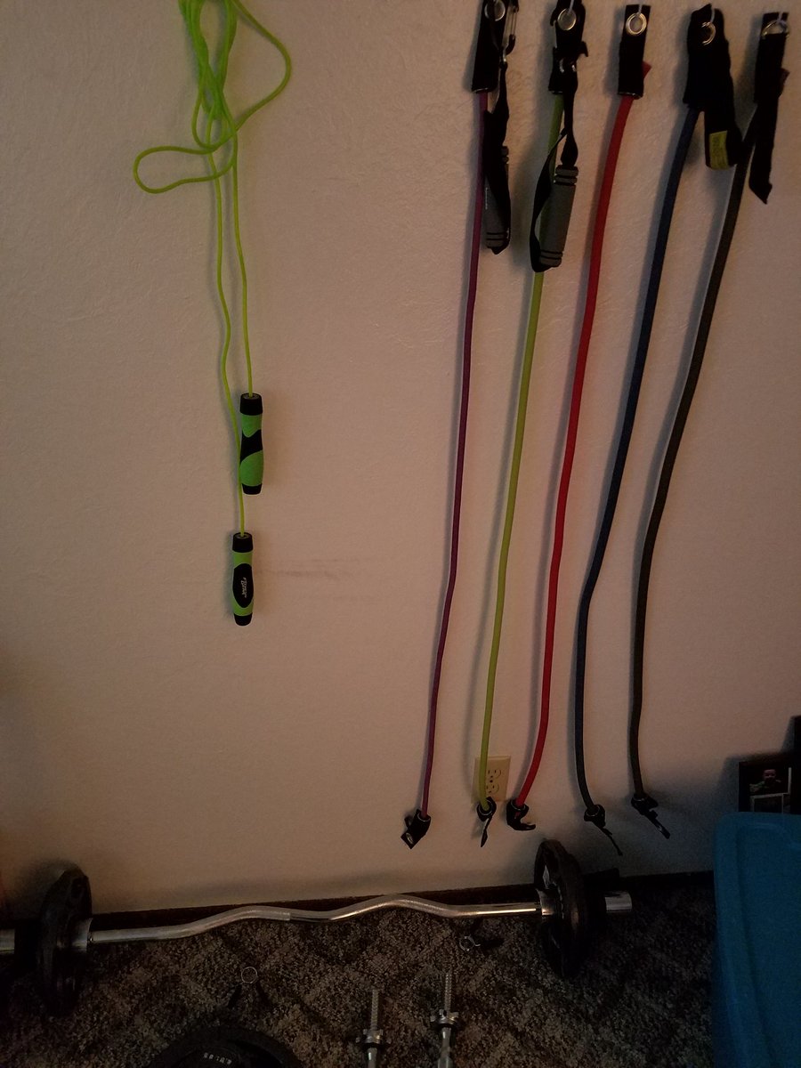 ShawnAtlasFit's tweet photo. Slowly turning my living room into my own personal gym #Beachbody #BeastModeOn #Motivation #Sweating #Coach #AskMe https://t.co/dak5ffoV6n