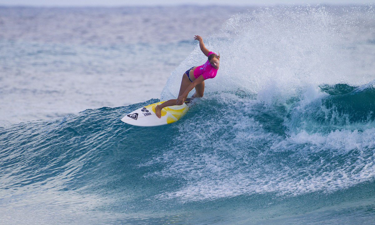 wsl's tweet photo. .@biancabuitendag is up against @tatiwest & #KeelyAndrew in #RoxyPro #GoldCoast Rd 3, Heat 4 https://t.co/onusmWCHex https://t.co/EuJJkDNVST