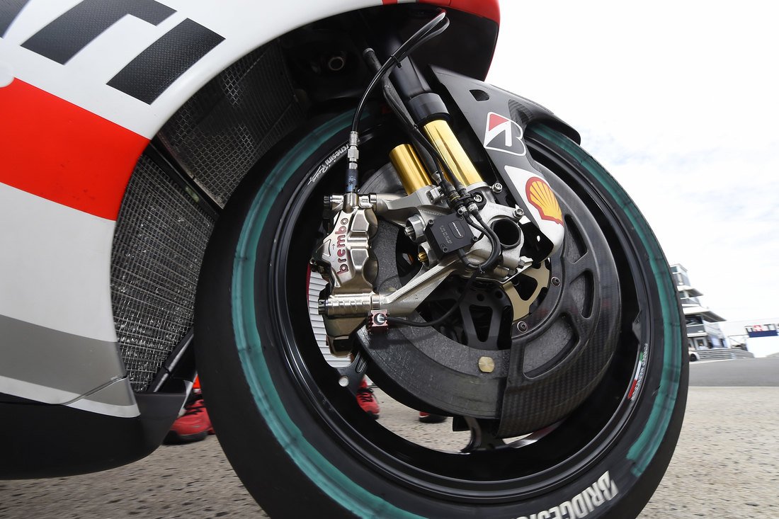 #MotoGP. в. #Brembo. pic.twitter.com/8gNLHmUQWr. #факты. http...