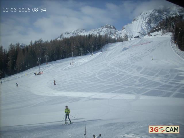 Ski_Civetta's tweet photo. Oggi è la giornata giusta per grandi #sciate! Buon divertimento #amici di @Ski_Civetta ! https://t.co/PxFVMNMcJx