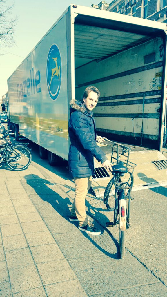 Gazelle_NL's tweet photo. Barrels inleveren @amsterdam @NLDOET #vrijwilligers https://t.co/VZcUhlbZ5D
