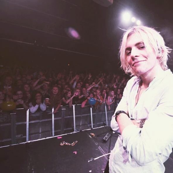 My Friend Austin Moon (Ross Lynch) <3