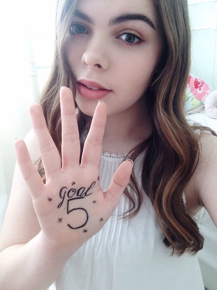 moonlitelsa's tweet image. @TanyaBurr here's my picture! #TimeForGirls