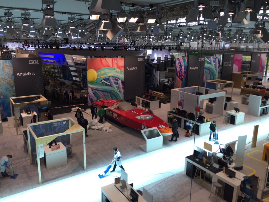 PeJoBe's tweet photo. Unwrapping the beast. Analytics helps Speed boat Team win. Meet us in Hannover at #ibmcebit https://t.co/FX8P4QiGsI