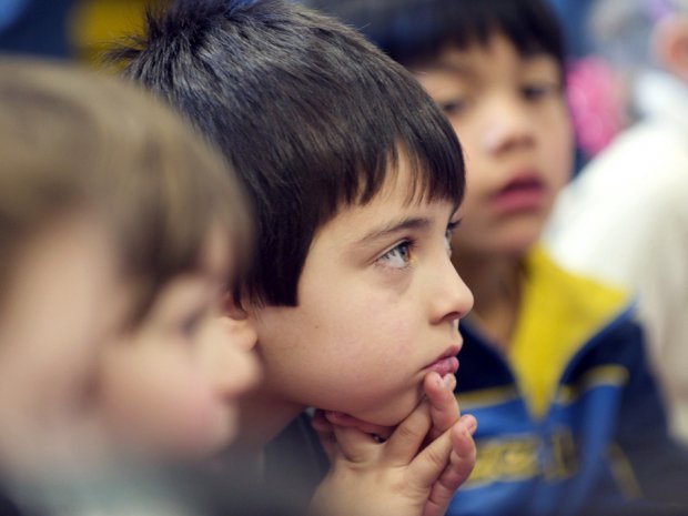 edutopia's tweet photo. 10 exercises that will help students' brains stay healthy and energized: https://t.co/ZVtjT9Qbc6. #neuroscience https://t.co/jwOQlKNRw5