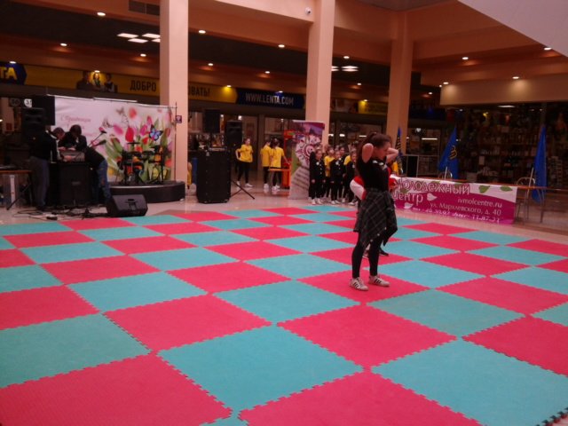 Через несколько минут в ТЦ #Ясень состоится открытие марафона #ТыНамНужен!
Концерт подготовлен <a href="/Iv_Mol_Centr/">Молодёжный центр</a>