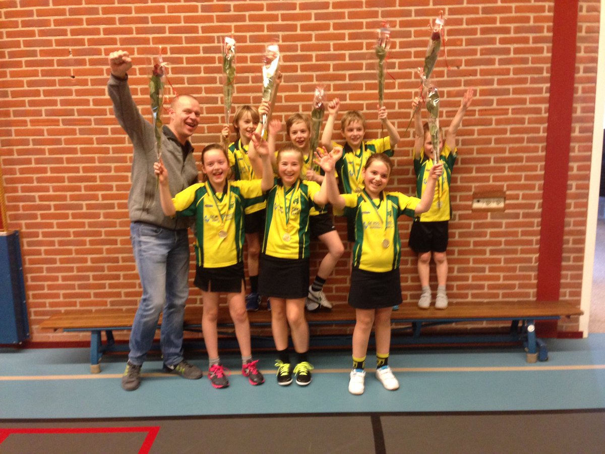 KCTietjerk's tweet photo. Kampioenneeee met een 8-5 overwinning. BAM patat en fristi 💪🏻💪🏻💪🏻#ofcola https://t.co/f5bUkZgt4H