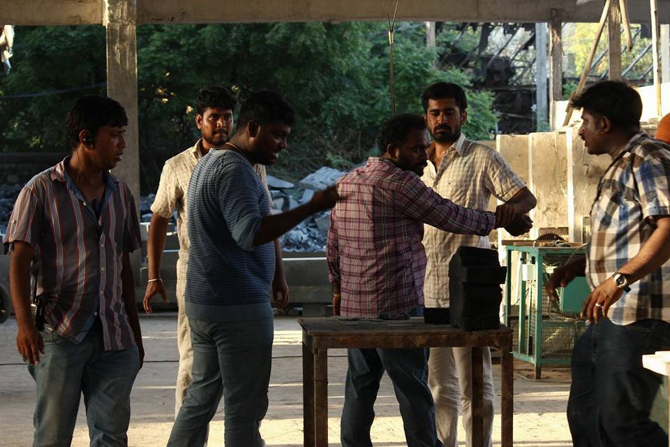 ctcupdates's tweet photo. #Pichaikkaran Making Stills
@vijayantony @prasannadop @vijayantonyfilm @mrsvijayantony @TheSightMedia @sakthivel_dir https://t.co/UCSnlculO6