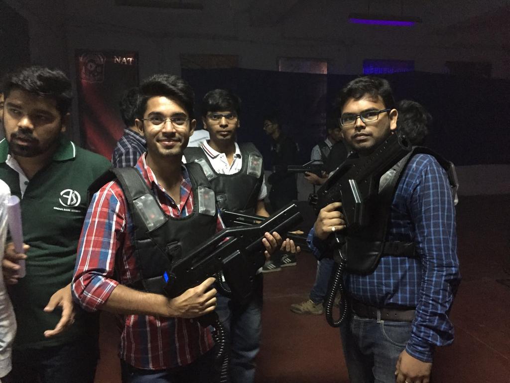 pranjal_dk1's tweet photo. #counter strike #ojass'16 https://t.co/lKzJA4A0qe