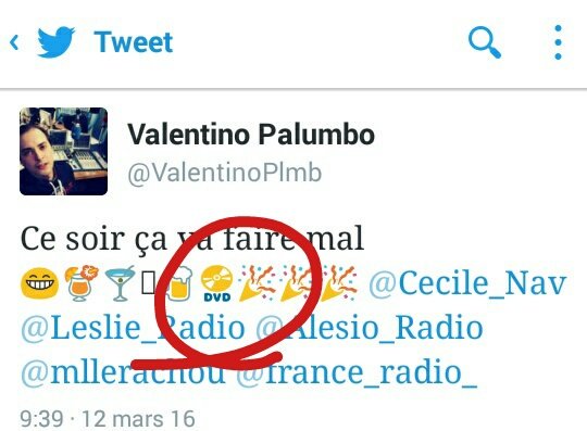 Leslie_Radio's tweet photo. @ValentinoPlmb s'cuse, mais je lis DVD perso... XD https://t.co/E93win2pMZ