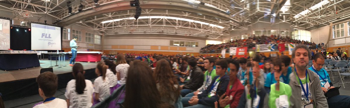 CG001_'s tweet photo. Empezamos con la presentación de los equipos. @FLLSpain @CasalsGracia #masquerobots #FLLGRANFINAL16 https://t.co/yhbwcWoWl8