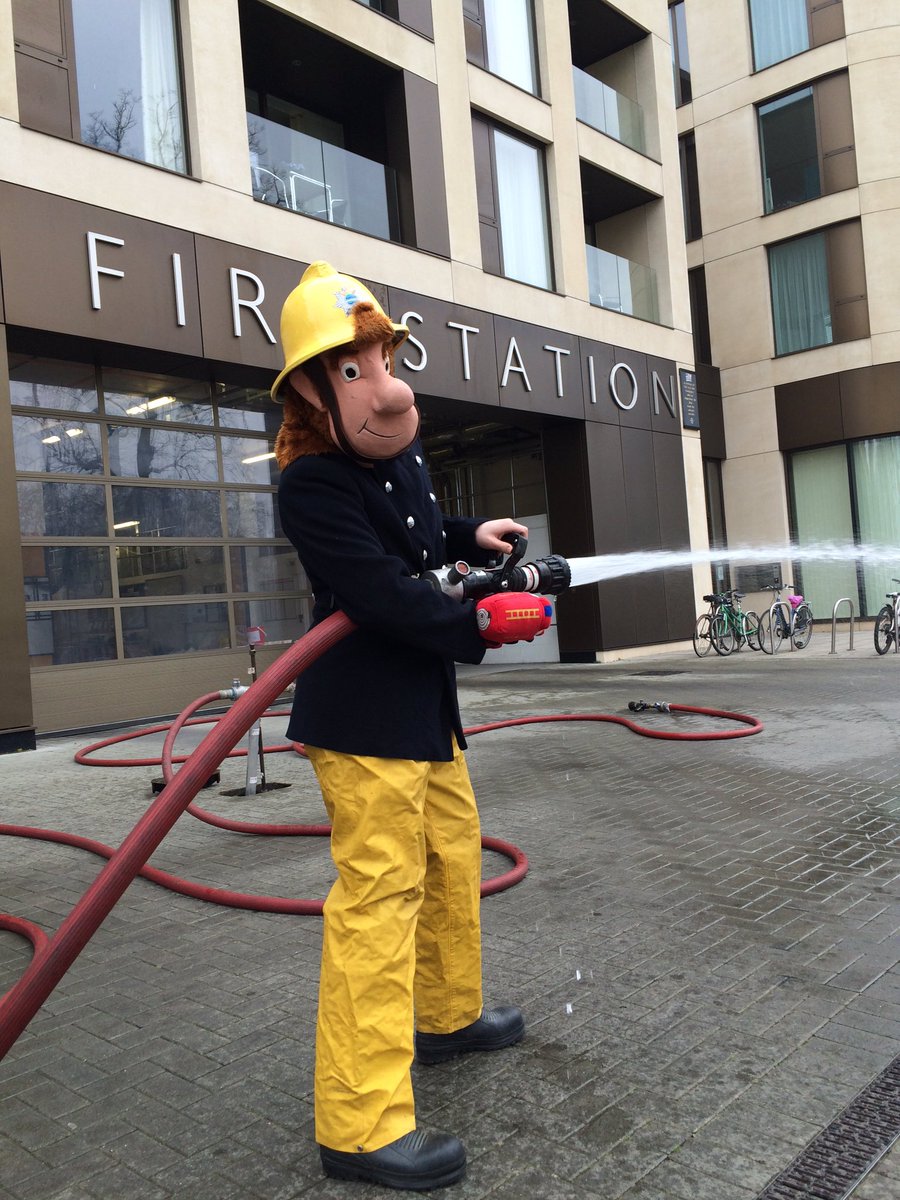 cfrs_cambridge's tweet photo. Sam's here, parkside fire station charity car wash for the the firefighters charity. Get down get clean #samshouse https://t.co/X7UEQGpyAB