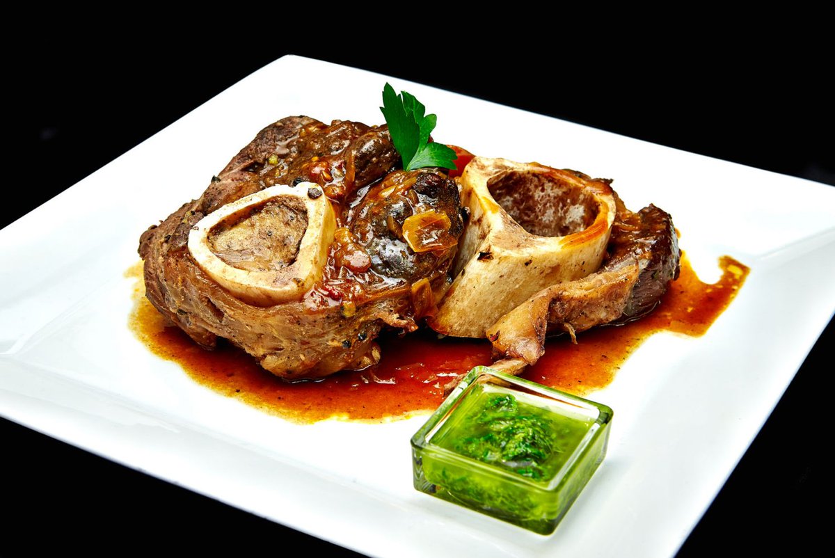LCAPRG's tweet image. “LA CASA” SPECIALITIES! Veal Ossobuco, braised in a thick sauce of red wine. Book online: lacasaargentina.eu/reservation/
