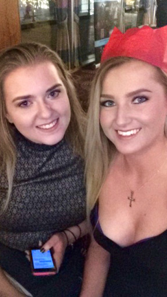 AbbySutton_X's tweet photo. Happy birthday to my gorgeous girl! Have a fabulous day, see you later doll🙊🍹💗 @MollyTurrell1 https://t.co/UBzrpRb0TP
