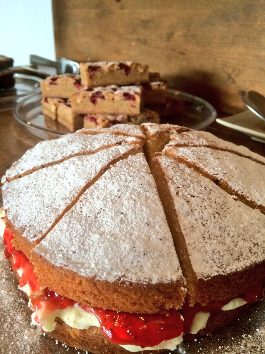 RelishBeeston's tweet photo. Cakes today inc Vic sponge and white choc and raspberry blondies #homemade #cake #ng9 https://t.co/nQixe5qSN5