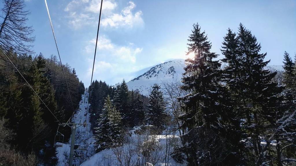 npyski's tweet photo. Secteur Lienz partiellement ouvert au @grandtourmalet , soleil au rendez-vous ! !
#npy #N… https://t.co/TIDb5qF1Rl https://t.co/m49FQOa8jt