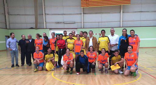 estigma0zgz's tweet photo. Esta tarde estaremos con @BalonmanoCuarte animando a tope a por el subcampeonato de Aragón #vamoscuarte https://t.co/bU3RNuQP5o