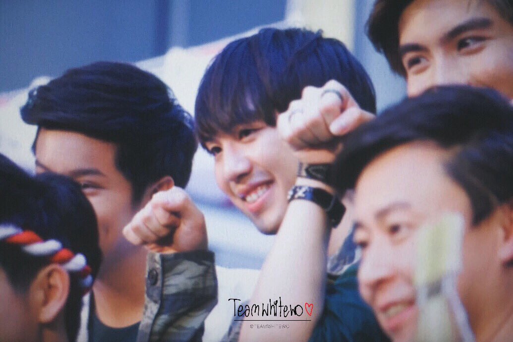 Teamwhitewo's tweet photo. 160312 #whitewo 🐱🐱 https://t.co/OruPuuZ1Gj