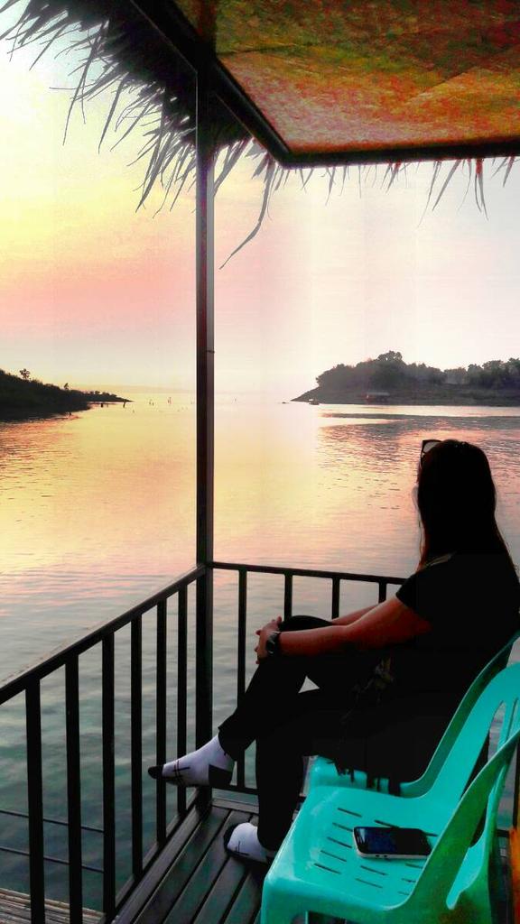 jumF_A's tweet photo. คิดถึงจัง....แพโรงแรมลอยน้ำ by #www.TheFloatinghouses.com@ srinakarin dam@tri333@go2thailand https://t.co/PQvbzkg6QN