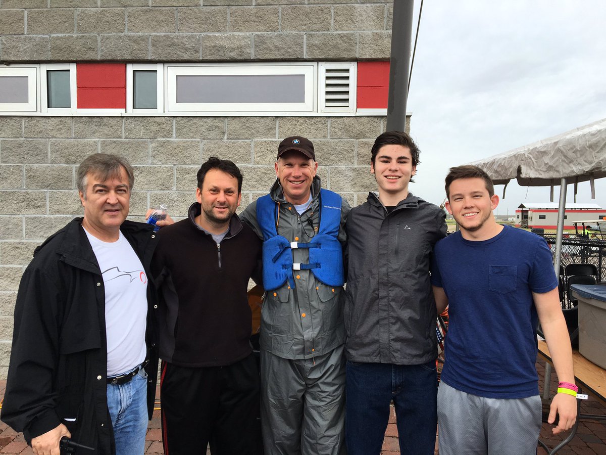 RyanShattuck51's tweet photo. Quick team photo before the race gets under green!! https://t.co/nyAuWg09AY