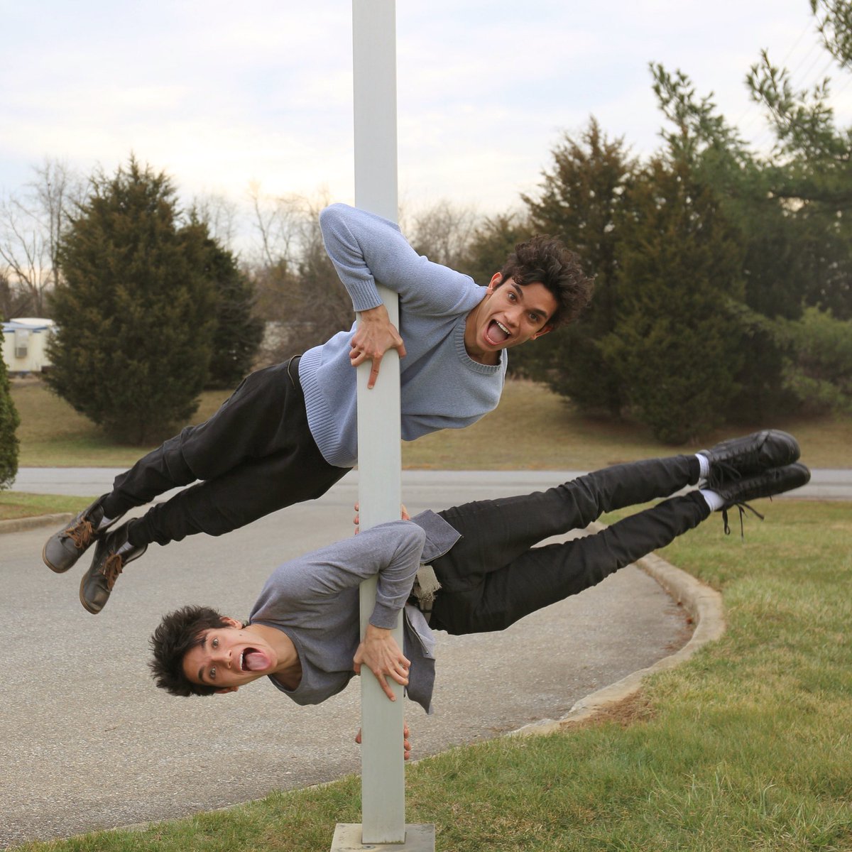 dobremarcus's tweet photo. It's fun being a twin @DobreLucas https://t.co/SIGzKjsRpm