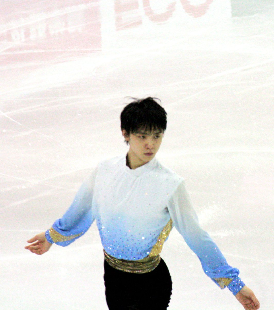 FSpiritVarz's tweet photo. Majestic Yuzuru Hanyu, warm up before short program.
Grand Prix Final 2015 #gpf15 https://t.co/zB5qv869AO