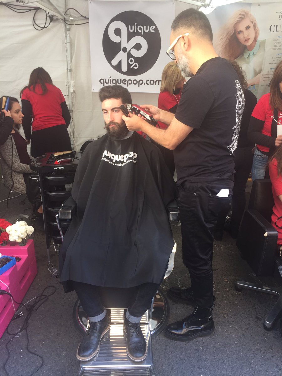 peluquiquepop's tweet photo. Empezamos con los modelos en #stand de #Quiquepop en #AlgoNosUne evento solidario #maissonave #barberia #peluqueria https://t.co/UuXdpFBftv