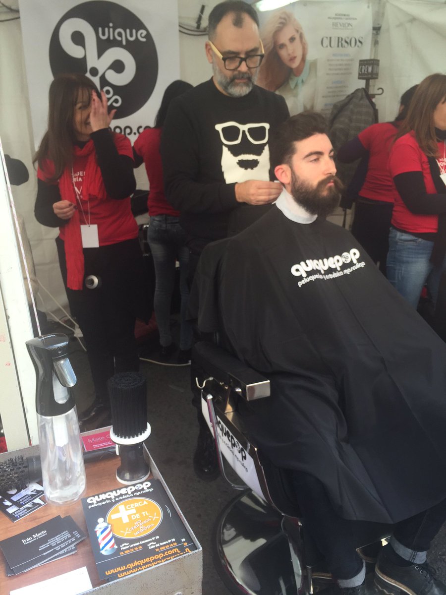 peluquiquepop's tweet photo. Empezamos con los modelos en #stand de #Quiquepop en #AlgoNosUne evento solidario #maissonave #barberia #peluqueria https://t.co/UuXdpFBftv
