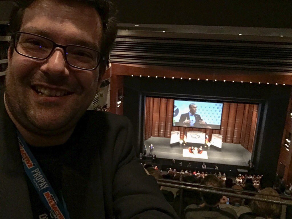 NickBoesl's tweet photo. Selfie w @POTUS - want 90sec to pitch https://t.co/6K6mugVejw to him @sxsw #SXSW2016 #obamasxsw @robogovernance https://t.co/Cb626RaeN9