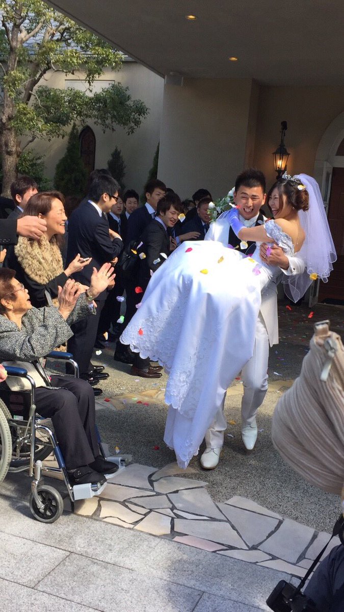 Koj Twitter ನಲ ಲ 結婚式って幸せを非常に感じるなぁ めっちゃ緊張して手汗とかやばかったけどいい結婚式になった 2次会来てくれた人も3次会に来てくれた人も忙しいのにありがと O 3次会どえらい楽しかった O またみんなで集まろ T Co Koj Twitter ನಲ ಲ 結婚式って幸せを非常に感じるなぁ めっちゃ緊張して手汗とかやばかったけどいい結婚式になった 2次会来てくれた人も3次会に来てくれた人も忙しいのにありがと O 3次会どえらい楽しかった O またみんなで集まろ T Co