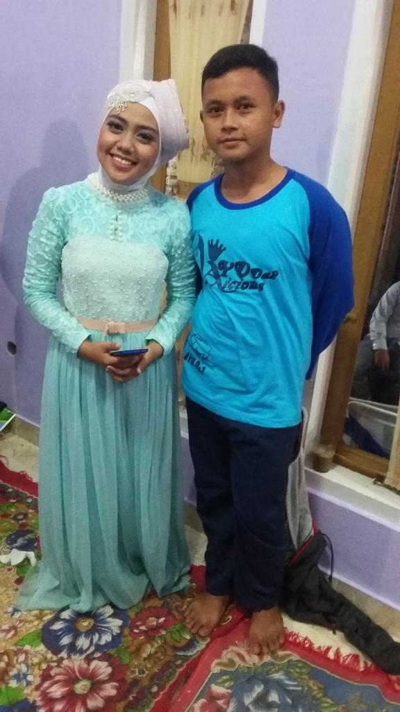 Tambah gembuull hihi @DA2_Ayu KONSER APACHE SETIA BAND WITH AYU DA2