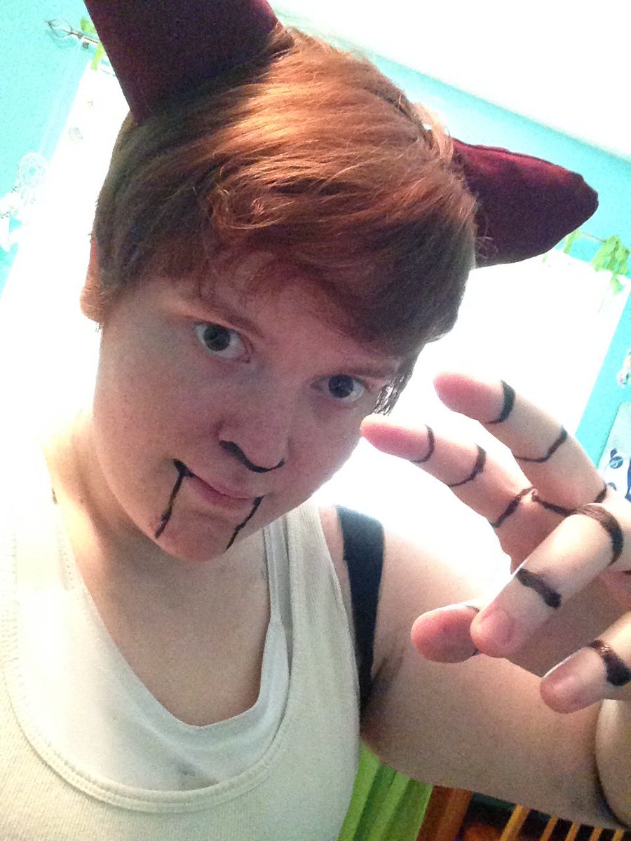 //ready for Kami-con today!!! Well almost I need to get help with my neck and other arm//