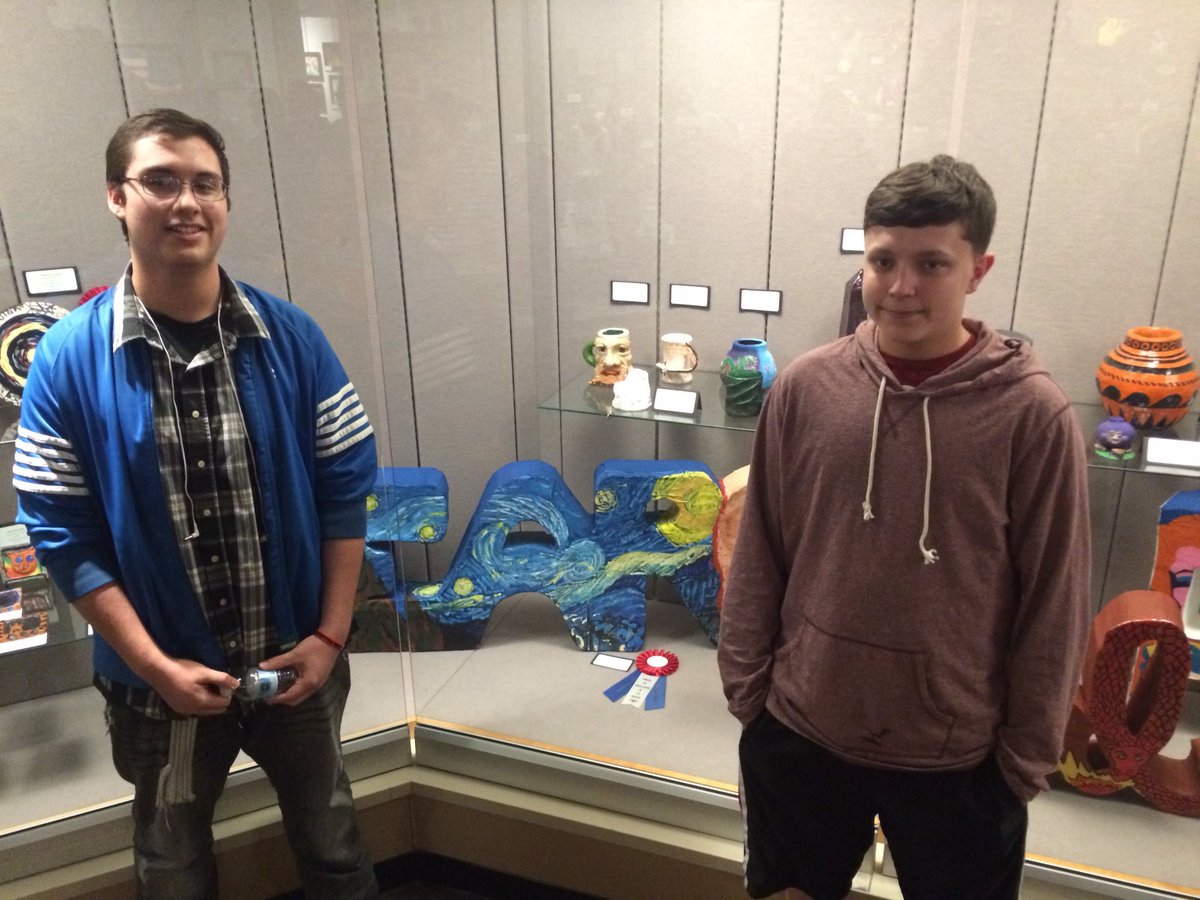 ReutherChad's tweet photo. These two won an Award of Excellence for their awesome Van Gogh inspired sculpture. #WeAreReuther @ReutherBulldogs https://t.co/zmHoHQ1SV2