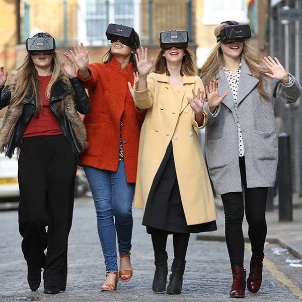 Mlearning_ai's tweet image. by bugatchi_112 #womeninvr #vr2016 #vr