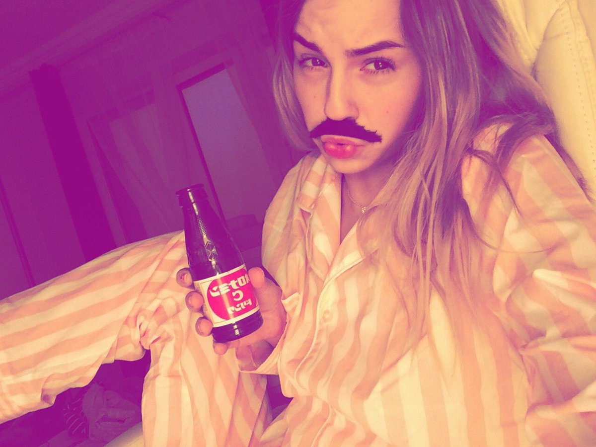 RoZmro's tweet photo. Монтирую для Вас😽мои дорогие девушки👧🏽женщины👩🏻и бабушки👵🏾 ЭЭЭэх девчоночки🌹🍯#МущинаНаВсе100 https://t.co/QxVoCrhXZ4