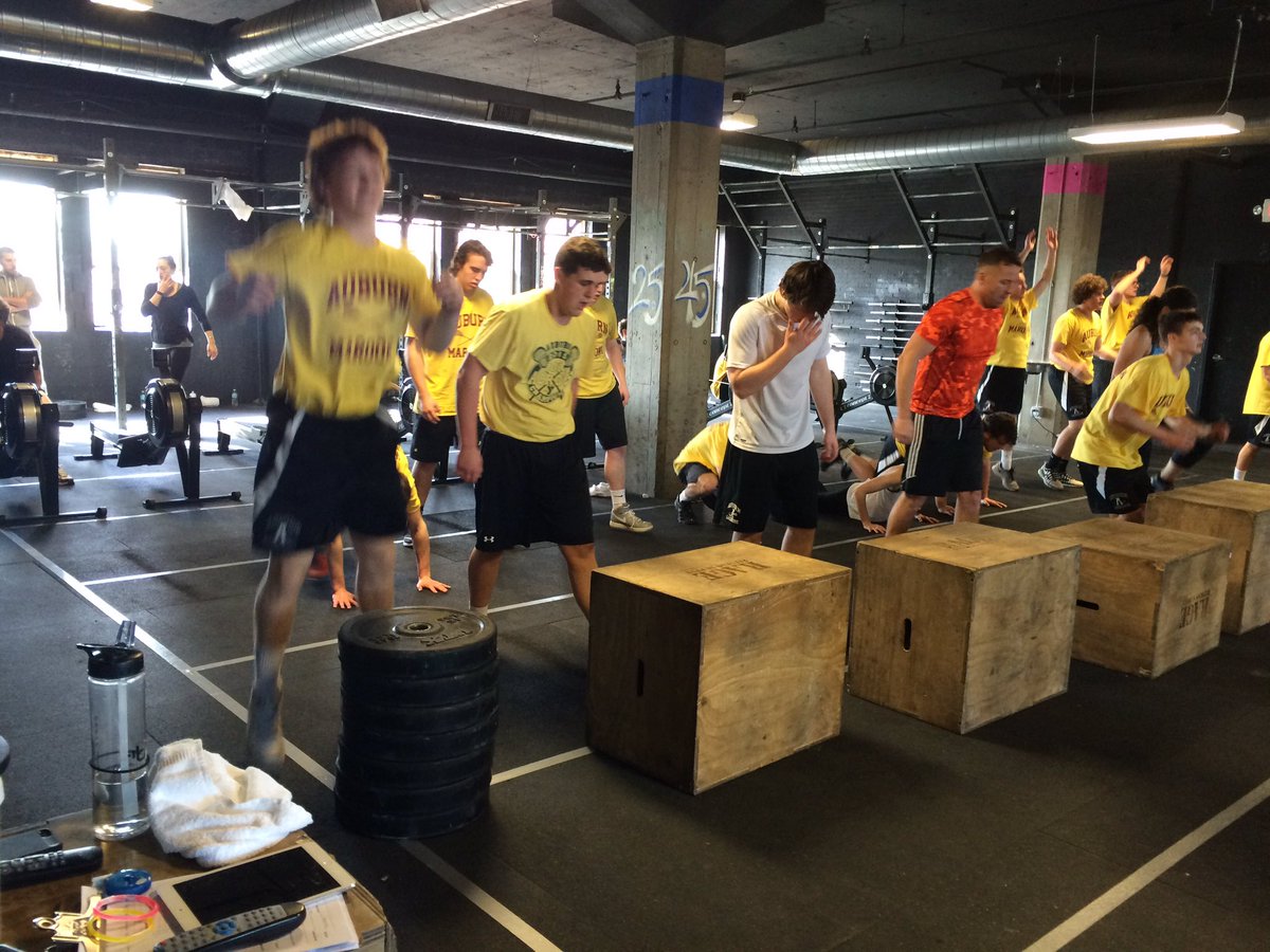 Great workout at <a href="/UrbanLifeAthl/">Urban Life Athletics</a> this morning with the Varsity Lacrosse Team. Thank you for allowing us to come in!💪🏻